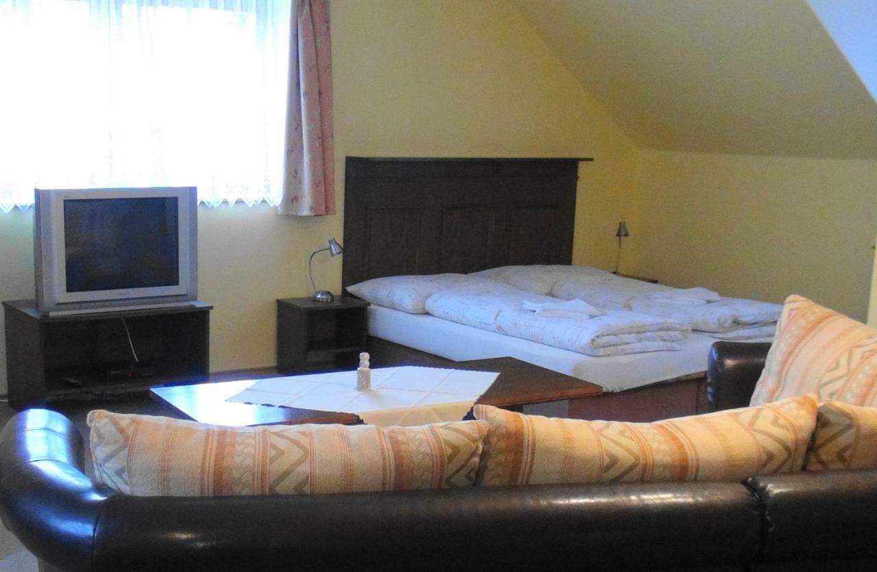 Apartmany Florian Frymburk Exteriör bild